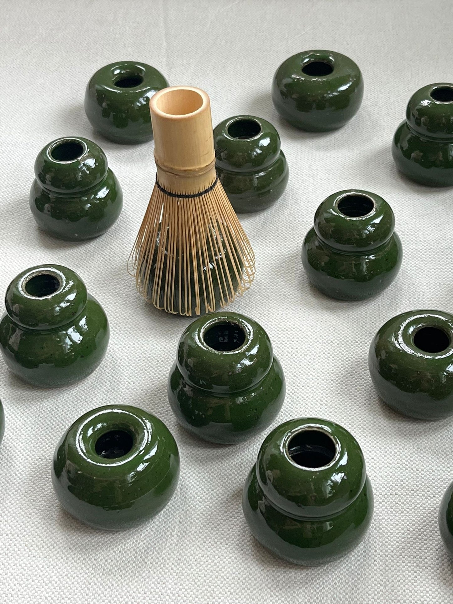 Soportes para batidores de matcha Studio Wiss