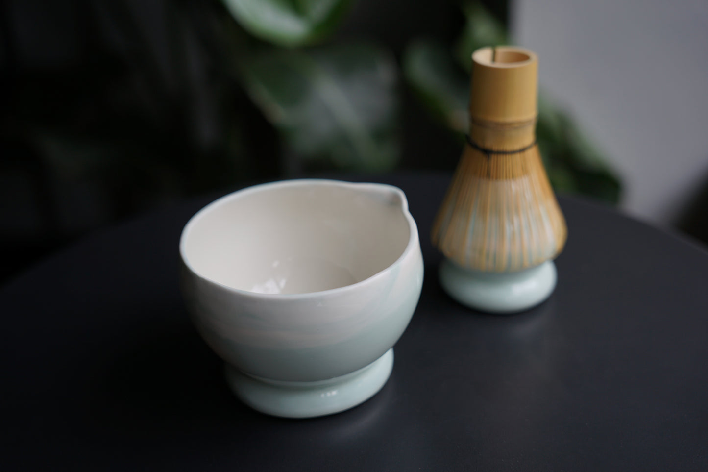 Studio Chi Matcha bowl & chasen stand - Green