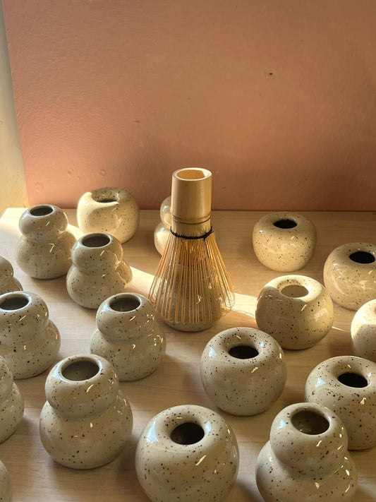 Soportes para batidores de matcha Studio Wiss